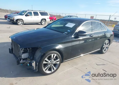 2019 Mercedes-Benz C 300 z USA, uszkodzony, nr VIN WDDWF8DB0KR516351
